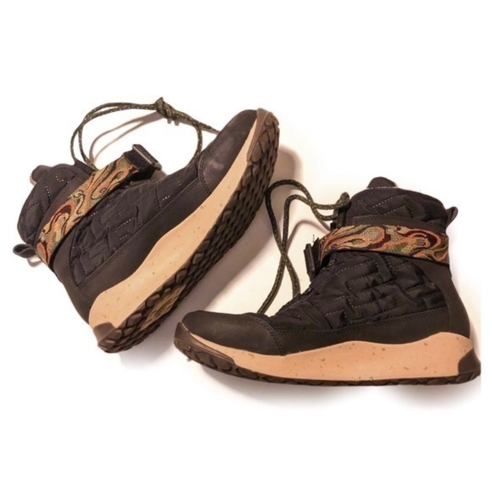 Chaco Borealis Waterproof Booties